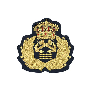 Badge de blazer brodé sur mesure fait main en fil de bullion, motif Couronne royale, broderie or et argent, pour uniformes - Product Image 1