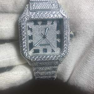 Reloj de Joyería Hip Hop con Diamantes Moissanite Cultivados en Laboratorio, Corte Redondo VVS, Correa de Goma, Reloj Mecánico Hecho a Mano - Product Image 1