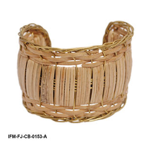 Bracelet en rotin tressé Ravyntra Weavecrest fait main : Bracelet en fibre naturelle tressée avec élégants accents en fil de laiton et style durable - Product Image 5