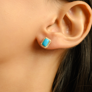 Boucles d'oreilles clous halo en or jaune 18 carats de haute qualité, serties de turquoise et de diamants, petites grappes, faites à la main, pour usage quotidien - Product Image 4