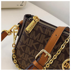 Bolso de Mano de Lujo para Mujer, Diseño de Marca, Estilo Chanel, con Letras, para Todas las Temporadas, Hecho de Material PU - Product Image 6