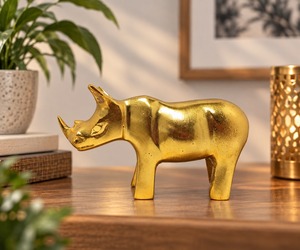 Escultura de Rinoceronte con Acabado Dorado de Primera Calidad, Escultura Metálica Art Deco para Decoración del Hogar, Adorno de Mesa, Disponible para la Venta - Product Image 1