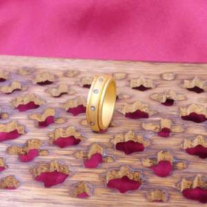 Bague tournante en diamant et pierres précieuses multicolores, classique et traditionnelle, dernière collection, pour fiançailles, mariage, fête, cadeau, en argent sterling plaqué or - Product Image 3