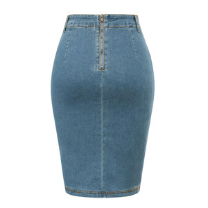 Jupe en jean délavée taille haute pour femme, collection automne 2026, avec ceinture triangulaire et fente avant, style décontracté et sexy - Product Image 2