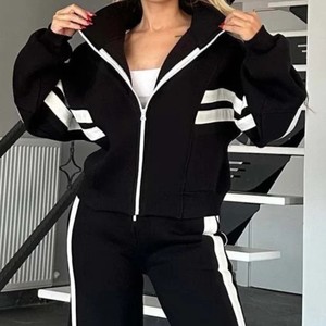 Conjunto de 2 Piezas para Mujer, Chaqueta Bomber Corta con Botones y Cierre Frontal, Pantalones Deportivos Anchos, Estilo Retro Atlético de Invierno, 100% Algodón Orgánico - Product Image 5