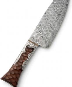 Cuchillo de chef de acero damasco Raindrop hecho a mano con mango de madera de nogal texturizado martillado a mano - Product Image 2