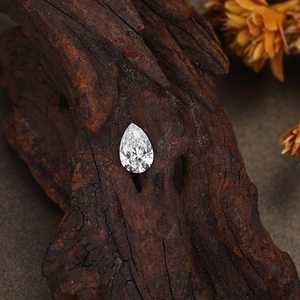 Diamant de laboratoire en forme de poire, blanc brillant, avec une coupe excellente et une certification IGI - Product Image 6
