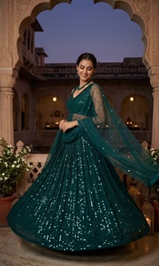 Lehenga en georgette avec broderies de sequins, style designer, pour occasions spéciales, accompagné d'un chemisier et d'un dupatta - Product Image 2