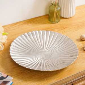 Elegante Bandeja Redonda de Metal para Servir Bocadillos, Postres, Té, Café, Desayuno y Servicio de Mesa Premium - Product Image 3