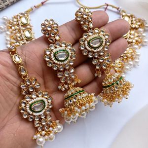 Parure de bijoux fantaisie en alliage plaqué or avec fleurs vintage et zircons pour femme, idéale pour fiançailles, fêtes, mariages, mariées et anniversaires - Product Image 3