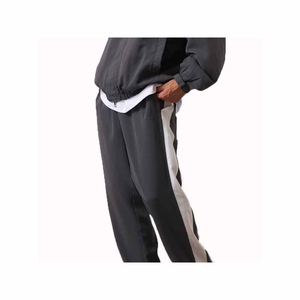 Conjunto de Chaqueta Cortavientos Impermeable y Ligera de Secado Rápido de Alta Calidad para Hombre, con Logotipo Personalizado para Trajes Deportivos - Product Image 4
