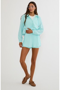 Ensemble coupe-vent léger pour femme avec sweat à capuche froissé et short, tenue de sport décontractée, ensemble de survêtement 2 pièces assorti avec taille élastique - Product Image 6