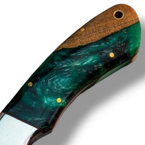 Cuchillos de Caza Damasco con Mango Marrón y Patrón Decorativo en la Hoja de Acero, Empuñadura Ergonómica de Madera para Camping, Caza y Trabajo de Campo - Product Image 5