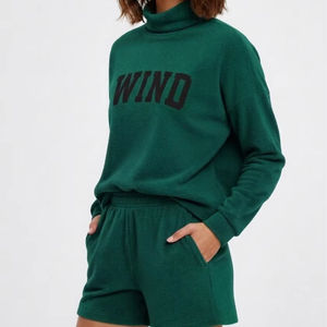 Ensemble col roulé pour femme, couleur unie, 2 pièces, col roulé et short pour femme, vêtements décontractés, tricot doux, impression de logo personnalisée - Product Image 1