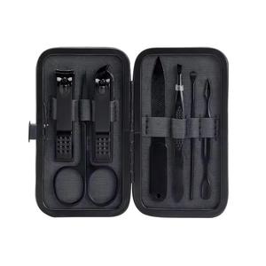 Kit de manucure et pédicure professionnel de dernière génération, outils de soin des ongles en acier inoxydable avec un élégant étui de voyage portable - Product Image 6