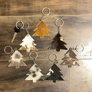 Nouveau porte-clés unique et élégant en cuir de vachette, porte-clés en fourrure de vachette pour arbre de Noël, porte-clés élégants, porte-clés en vraie fourrure - Product Image 4