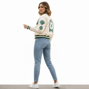 Chaqueta Varsity de Primera Calidad con Bordado Personalizado, Chaqueta de Alta Calidad con Mangas de Cuero y Lana, Estilo Casual, Deportivo o Urbano, Unisex - Product Image 5