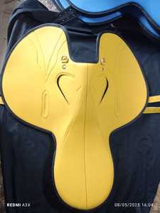 Selle de course en cuir véritable sur mesure, selle d'entraînement souple, selle d'équitation à contact étroit pour cheval - Product Image 1