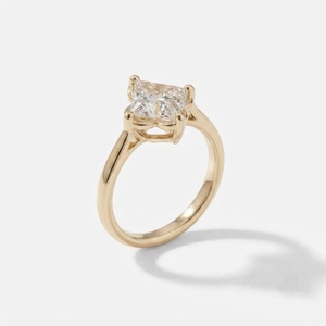 Bague de fiançailles classique en or jaune 18 carats pour femme, diamant de laboratoire taille princesse 1,00 carat, certifié IGI, bijou à porter au quotidien - Product Image 3