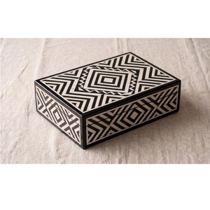 Boîte traditionnelle en os incrusté avec motifs complexes, étui de rangement pour la décoration intérieure, chambre à coucher, coiffeuse - Product Image 1