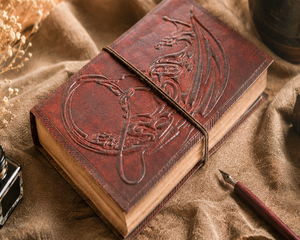 Carnet en cuir gaufré Dragon |   Journal de voyage classique en cuir vierge pour le dessin, le bureau et les cadeaux - Product Image 6