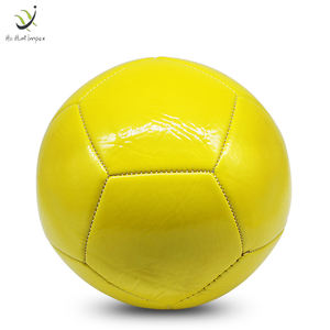 Ballons de football en cuir de haute qualité avec impression de logo personnalisée 2022, couleur jaune - Product Image 3