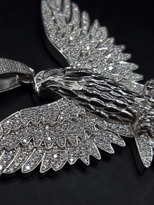 Collier Pendentif Aigle Plaqué Or, Breloque Micro-Pavée Effet Glacé, Bijou Oiseau Ailé pour Hommes et Femmes, Cadeau Hip Hop pour Fête - Product Image 4