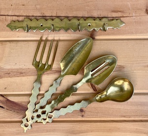Ensemble d'ustensiles vintage en laiton avec poignées décoratives, spatule, fourchette, cuillère, ustensiles en métal résistants à la rouille - Product Image 4