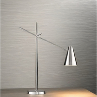 Lampe sur pied moderne en acier inoxydable argenté de style nordique européen avec LED haute luminosité, étanche et à hauteur réglable pour usage hôtelier
