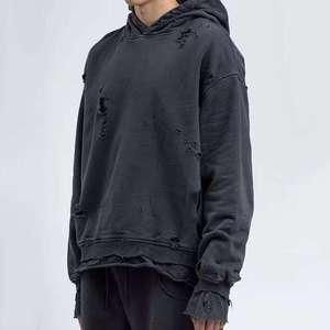 Sudadera con Capucha Negra Desgastada de Corte Holgado para Hombre, Estilo Urbano Unisex, Sudadera con Diseño Recortado - Product Image 5
