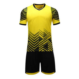 Uniforme de Fútbol al por Mayor 2025 de Alta Calidad con Mangas Cortas, Tela Transpirable, Personalizable, Nombres/Números del Equipo - Product Image 1