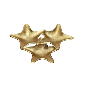 Nuevo Tazón de Servir de Metal de Diseño con Borde Orgánico Irregular y Superficie Texturizada Hecha a Mano para Comedor Contemporáneo Golden Star - Product Image 2