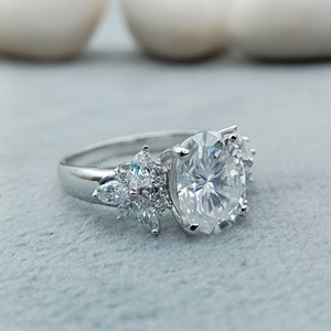 D'VINS JEWELS Bague de fiançailles et de mariage tendance de forme ovale, taille brillant, couleur D, or rose, plaqué or, avec diamants de laboratoire - Product Image 2