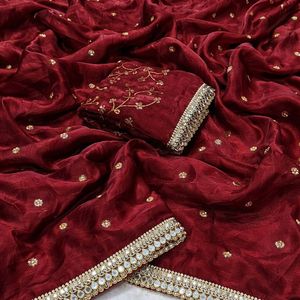 Sari en satin avec des broderies de sequins et une bordure zari richement brodée - Product Image 2