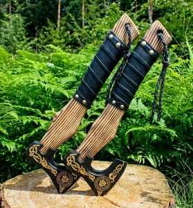 Hacha Vikinga de Acero al Carbono Forjada a Mano, Mango Tallado a Mano Personalizado OEM, Hacha con Cuchilla Afilada, Funda de Cuero, Hachas para Camping y Bushcraft - Product Image 4