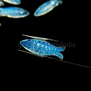 Opalite naturelle chatoyante en forme de poisson 25mm, sculptée à la main, pendentif breloque en opalite, prix de gros pour la fabrication de bijoux en vrac - Product Image 2