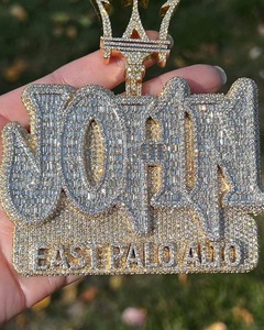 จี้มงกุฎเพชรโมอิสซาไนต์ทรงบาแกตต์ เงินแท้ 925 ชุบทอง 18K ดีไซน์หรูหรา สไตล์ฮิปฮอป ประดับเพชรเต็มตัว สองสี สำหรับผู้ชาย - Product Image 4