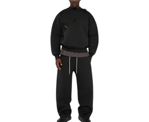 Ensemble de survêtement homme noir personnalisé avec logo, sweat-shirt col rond oversize et pantalon de jogging coupe ample - Product Image 1