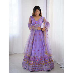 Fil de designer et séquence de travail Lehenga Choli pour les fêtes Fournitures de fête élégantes - Product Image 1