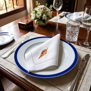 Servilleta de Tela Cuadrada Personalizada con Bordado de Caracol de Coral, Duradera, Reutilizable, Lavable a Máquina, con Dobladillo, de Algodón, para Cenas y Eventos en el Hogar - Product Image 1