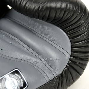 Nouveauté 2026 – Dernier modèle – Gants de boxe professionnels en cuir de vachette véritable noir et gris pour le combat MMA CP-BG-121 - Product Image 5