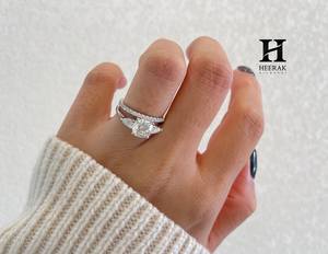 Anillo de Compromiso de Lujo con Diamante Cultivado en Laboratorio de 2 Quilates con Corte Cojín, Oro Rosa de 14K, Anillo de Tres Piedras con Diamantes Laterales en Forma de Pera, Certificado - Product Image 3