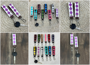 Porte-clés élégant en cuir de vachette à carreaux, motif personnalisé de créateur, cordon élégant personnalisé avec fermoir - Product Image 3