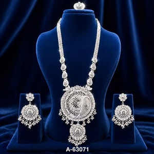 Parure de bijoux ethniques de créateur en zircon, boucles d'oreilles pendantes longues, plaqué argent, collection fiançailles, anniversaire, mariage A-63071 - Product Image 1