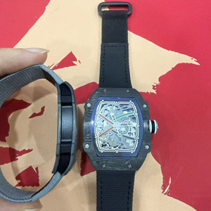 Superbe montre pour homme RM67-02 en fibre de carbone de forme tonneau, design ultra-fin de 7,8 mm, verre saphir, montre de créateur - Product Image 4
