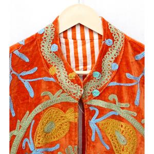 เสื้อเบลเซอร์ผ้ากำมะหยี่สีส้มปักลายดอกไม้ คอจีน แขนยาว ผ้าซับในถักนิตติ้งระบายอากาศได้ดี สำหรับผู้หญิง ฤดูใบไม้ร่วง - Product Image 4