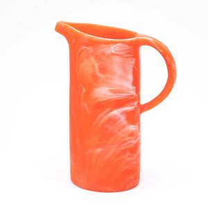 Jarra de Agua Decorativa de Resina de Alta Calidad con Artesanía Contemporánea Única para Decoración de Salas de Estar, Comedores y Eventos de Lujo - Product Image 1