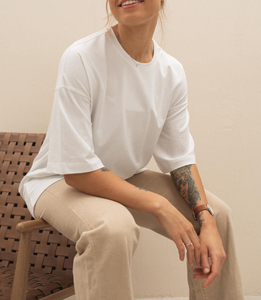 T-shirt blanc à col rond pour femme, coupe classique, manches courtes, 100% coton jersey, couleur unie minimaliste, à porter toute l'année - Product Image 6