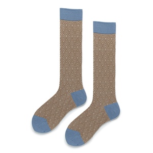 Chaussettes hautes décontractées pour femmes, en mélange de coton, nylon et élasthanne, respirantes, motif géométrique, vente en gros OEM ODM - Product Image 2