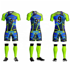 Tenues de football personnalisées respirantes et durables pour l'été |   Ensemble d'entraînement de football sublimé : Maillot et short de football (avant) - Product Image 6